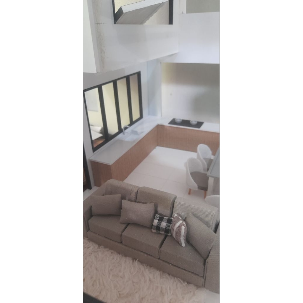 Miniatur/ maket diy barbie dollhouse rumah barbie / sofa lurus skala 1:20  plus bantal