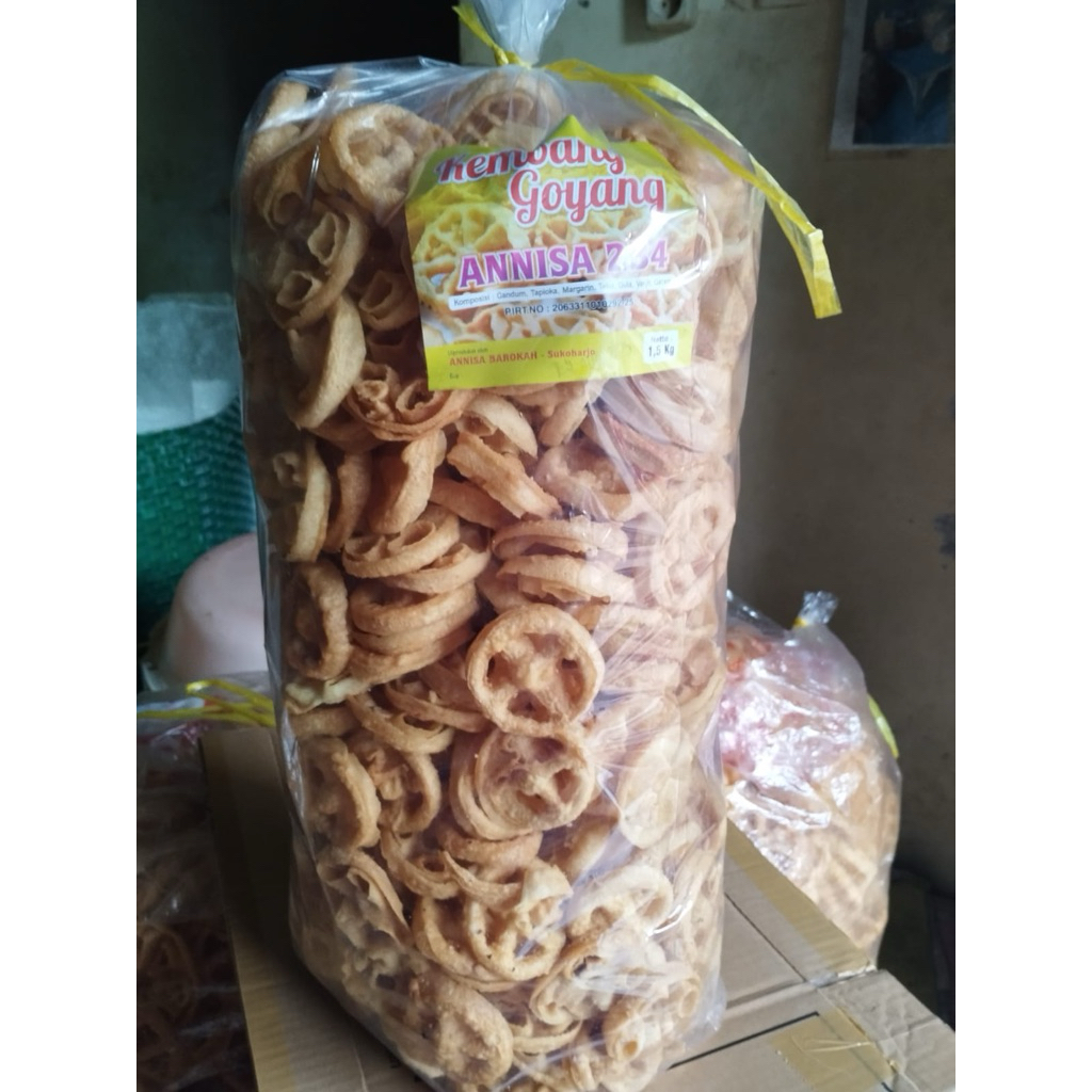 

Kembang goyang annisa