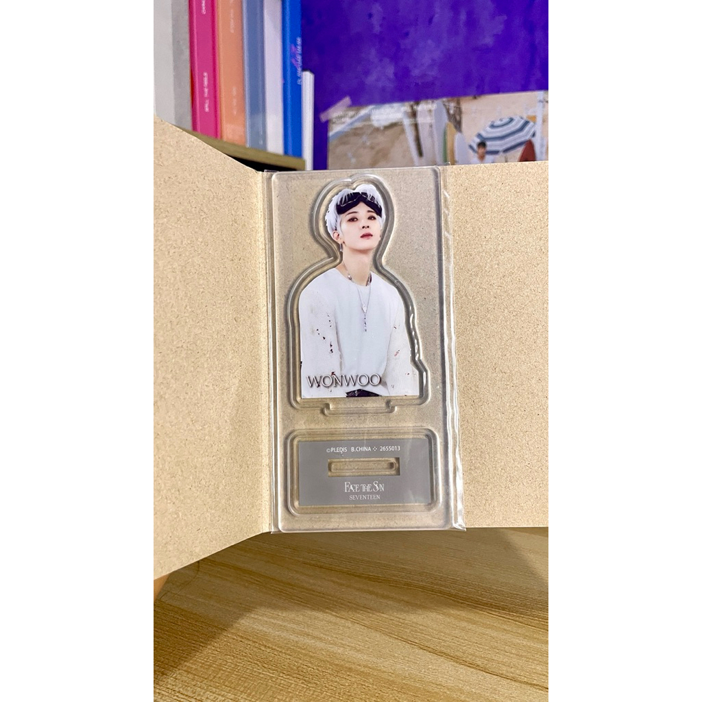 Stand akrylic Wonwoo Seventeen Official Face The Sun