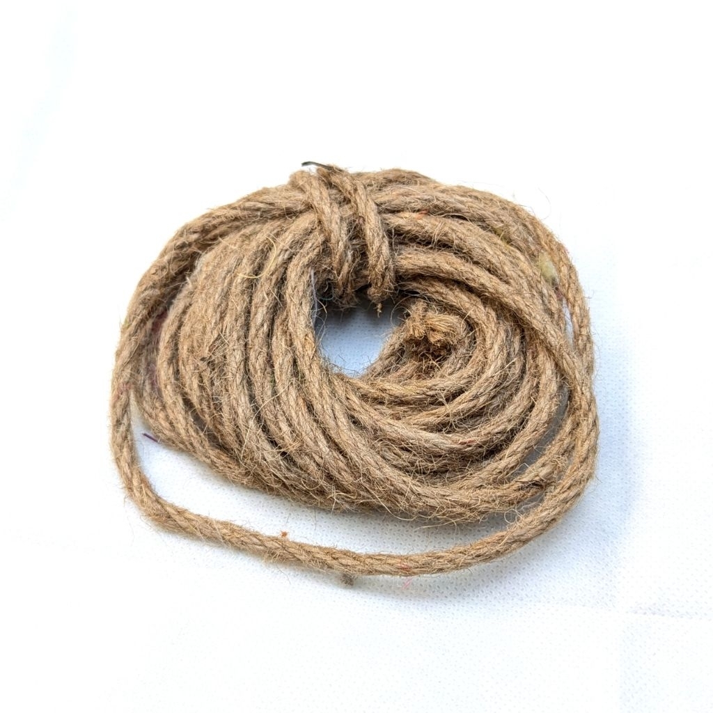 

Tali Goni 4ply atau 5mm - Tali Rami - Tali Tambang Goni