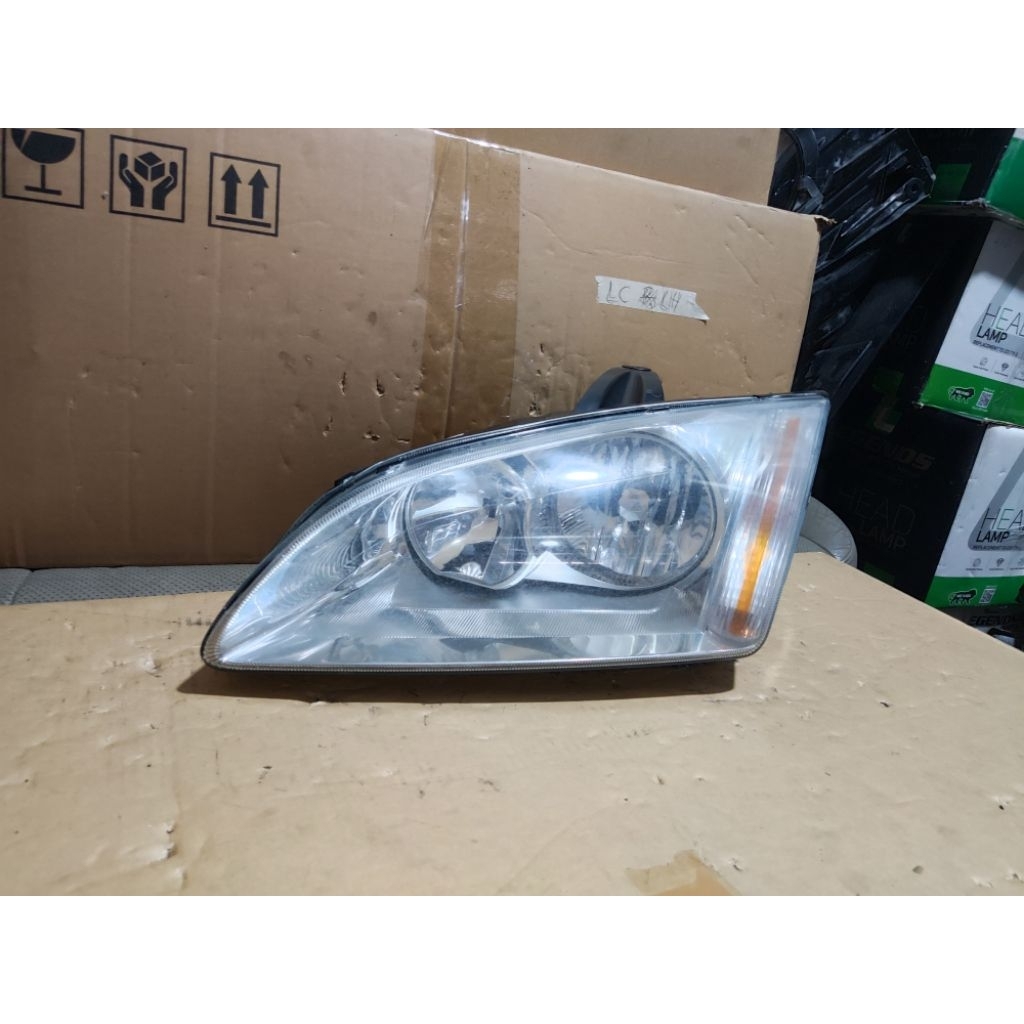Headlamp lampu depan ford focus ori copotan