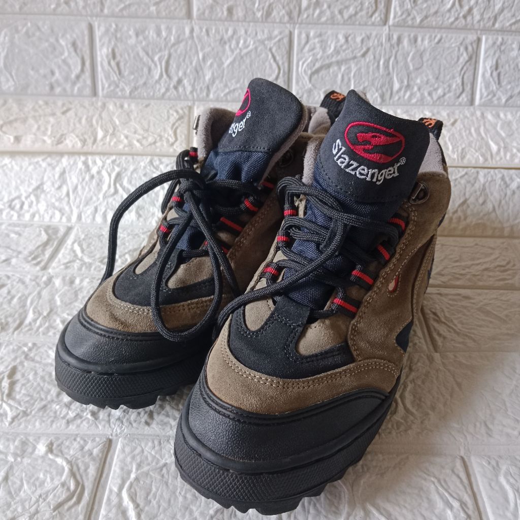 Sepatu Outdoor Slazenger Preloved