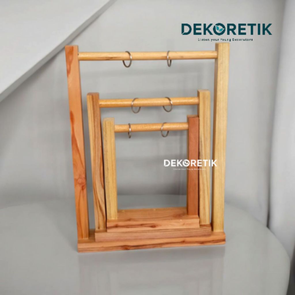 

Stand Gantungan Menu Promo Nomer Meja Makan Kalender Kayu Resto Cafe Jadwal Sekolah