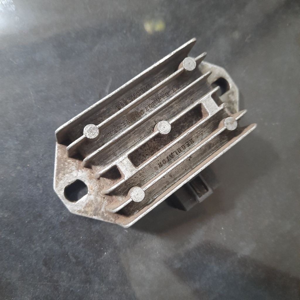 Regulator vespa excel exlusive original copotan kiprok vespa excel exlusive original