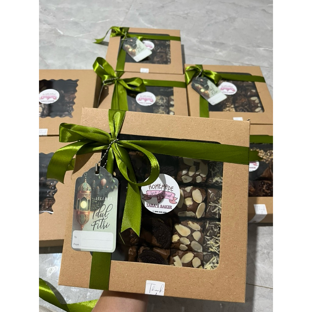 

Hampers fudgy brownie uk 20x20✨