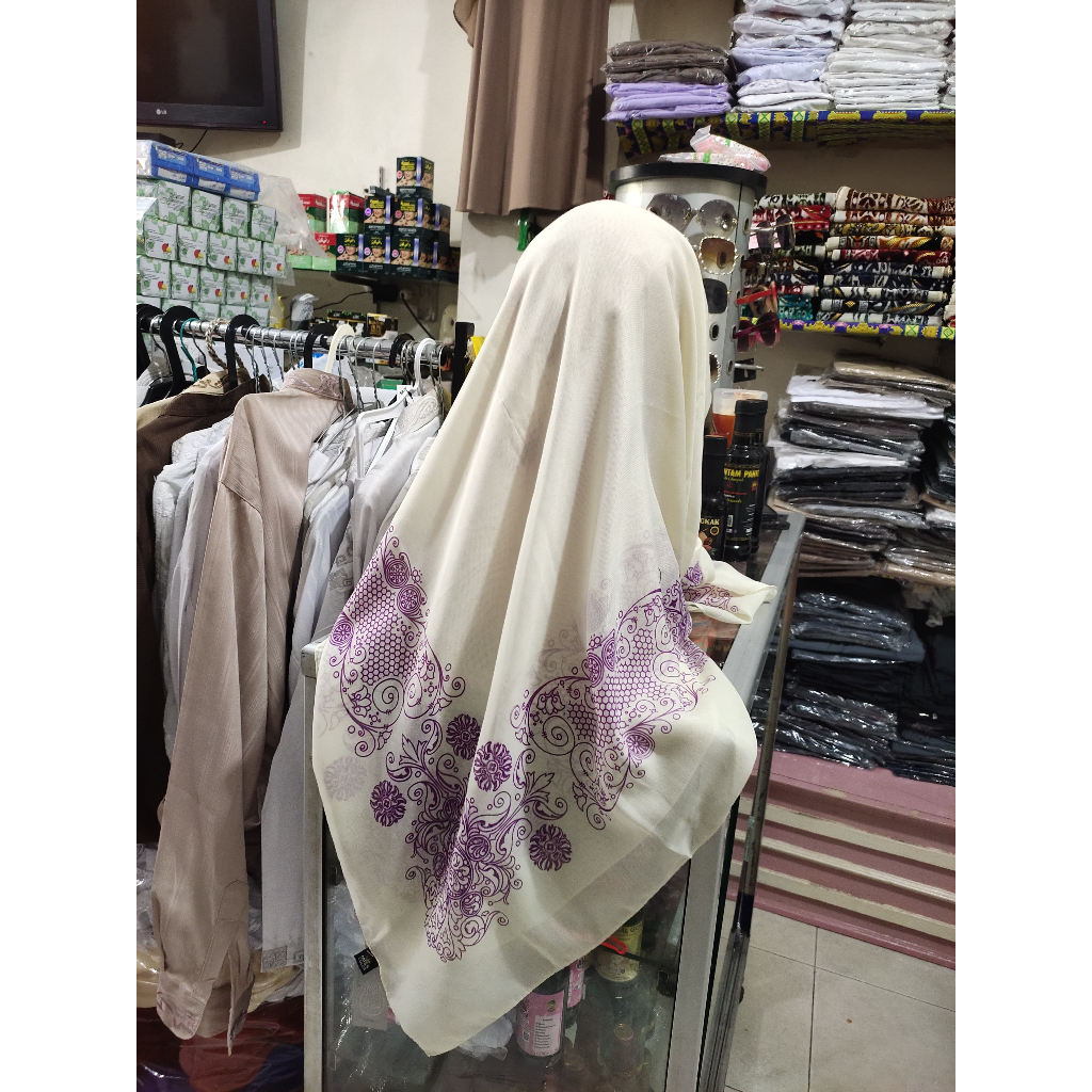 Hijab segi empat  Turkey motif bunga cream