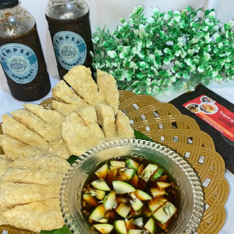 

Pempek ApriWati - Pempek Krispi 1 Pack isi 10 psc,100% Asli Ikan Tenggiri
