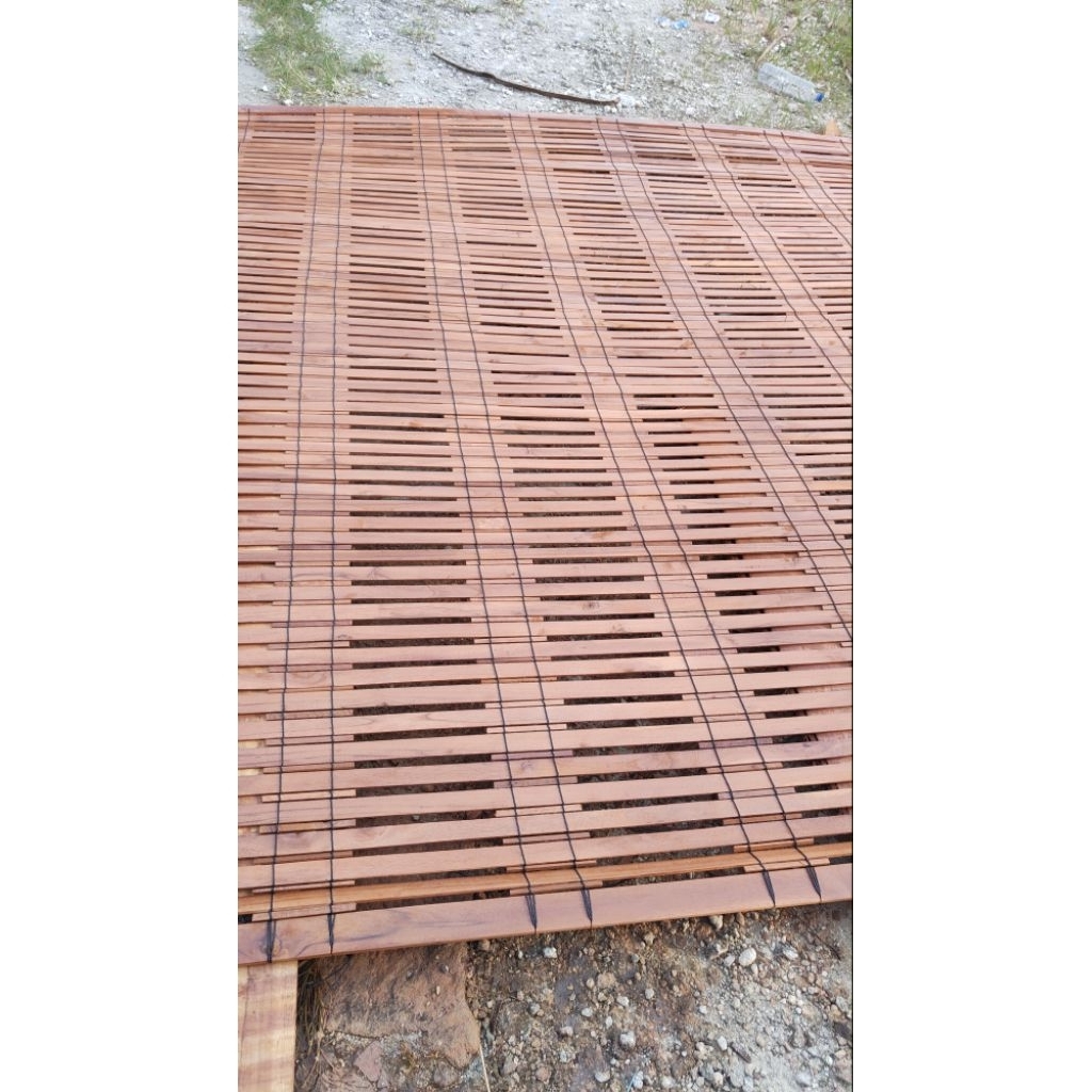 Tirai gulung kayu jati asli