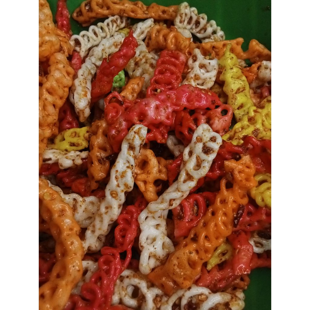 

Seblak kering daun jeruk / Kerupuk Bantat / Kerupuk taraje