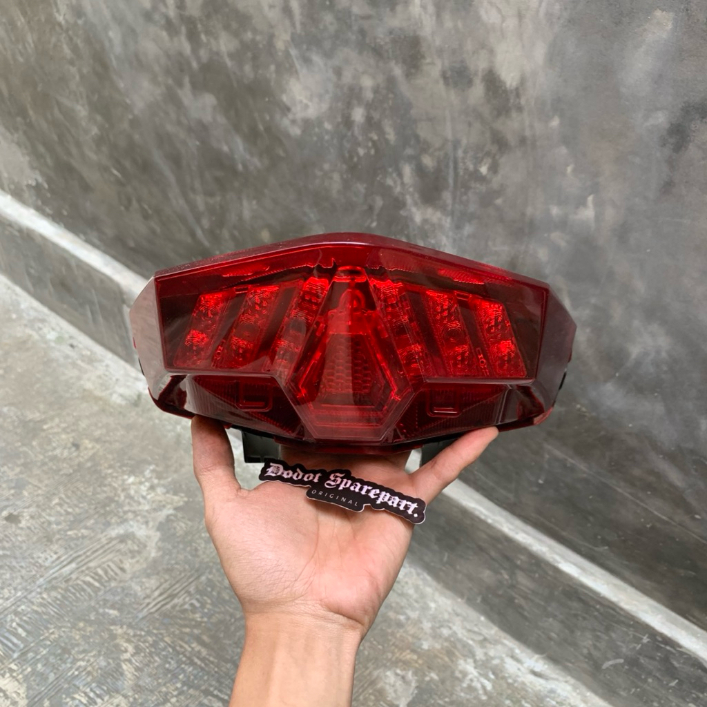 Stoplamp Lampu Belakang Vario 125 New / Vario 150 New Original Copotan