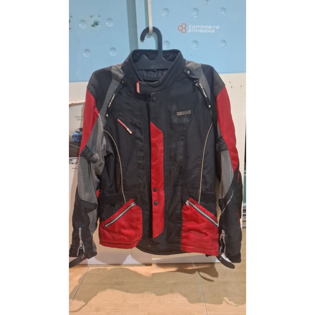 Jaket motor turing Komine