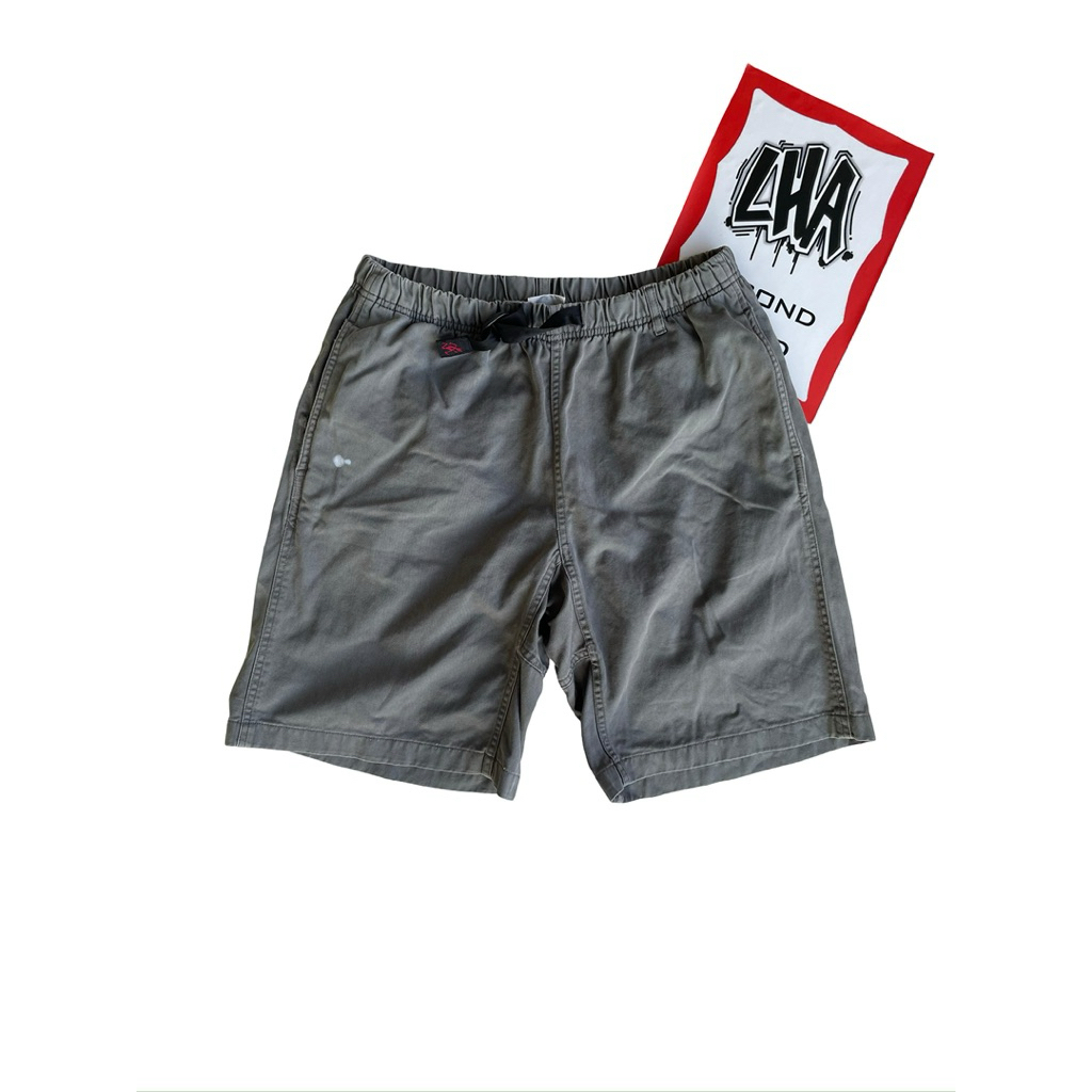 Celana pendek gramicci