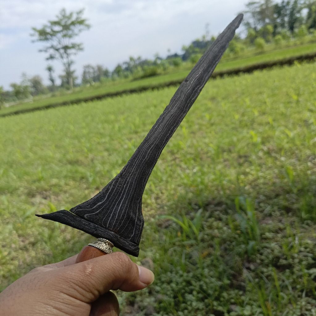 keris tilam sari sepuh pamor banyu mili