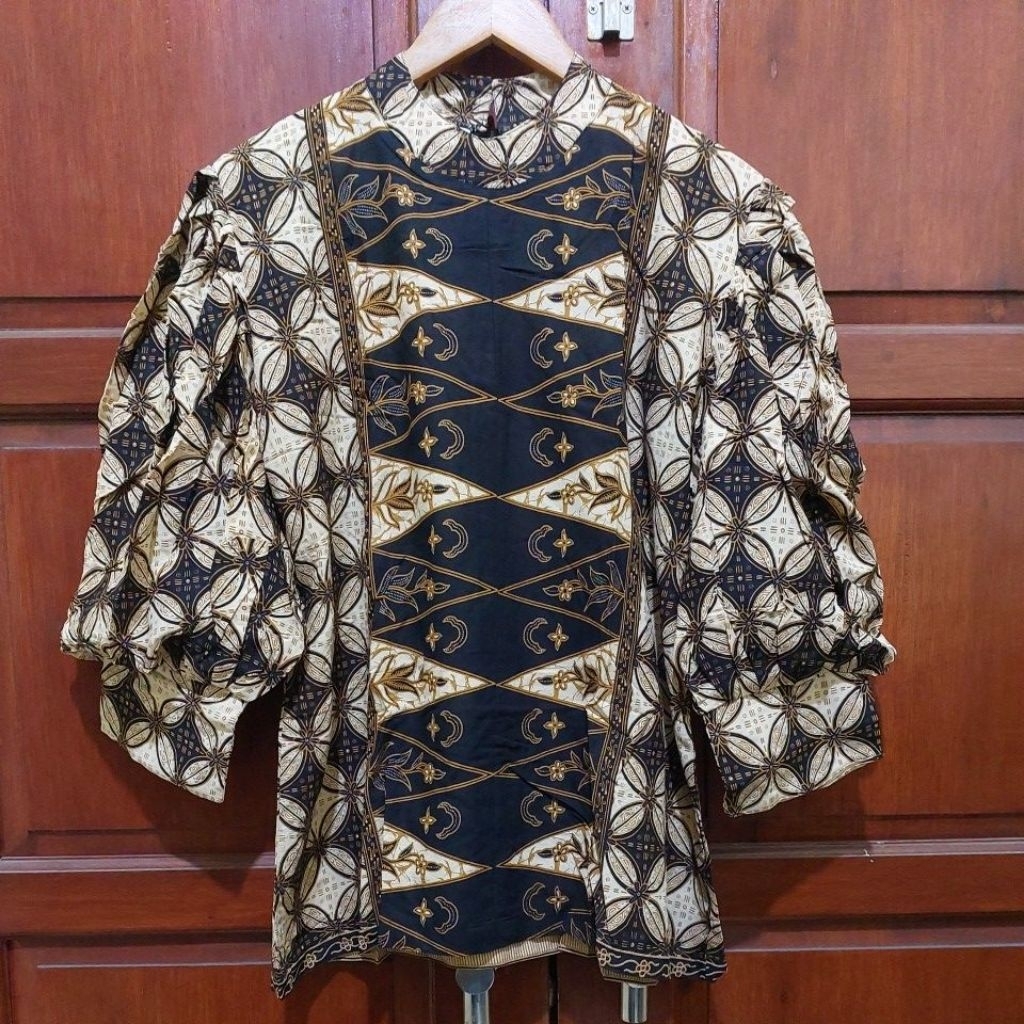 BLOUSE BATIK CANTIK LENGAN BALON