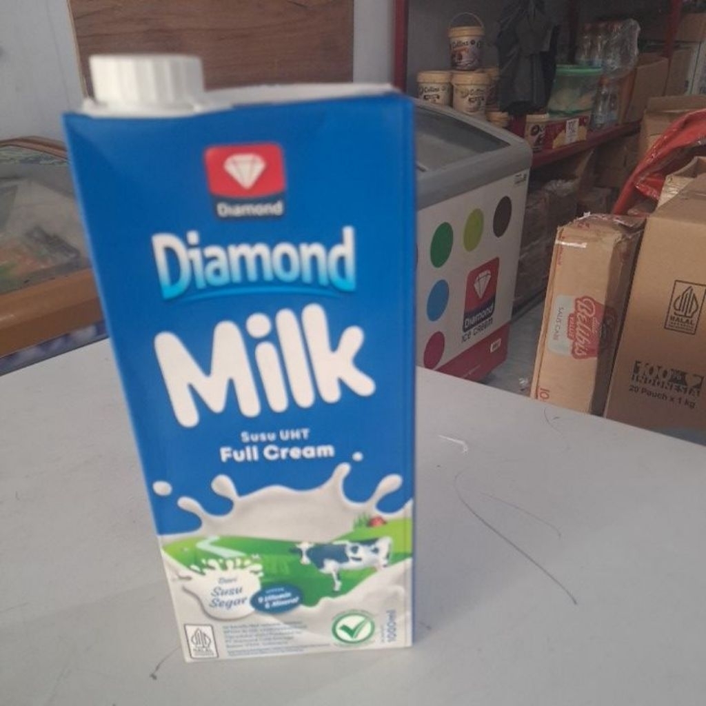 

Susu UHT Milk Diamond 1000ml/ 1lt