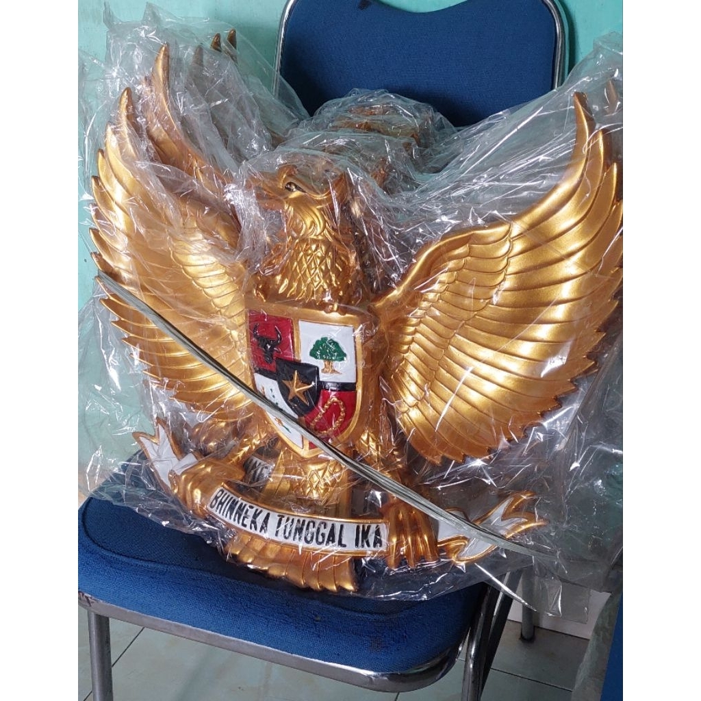 

lambang garuda fiberglass