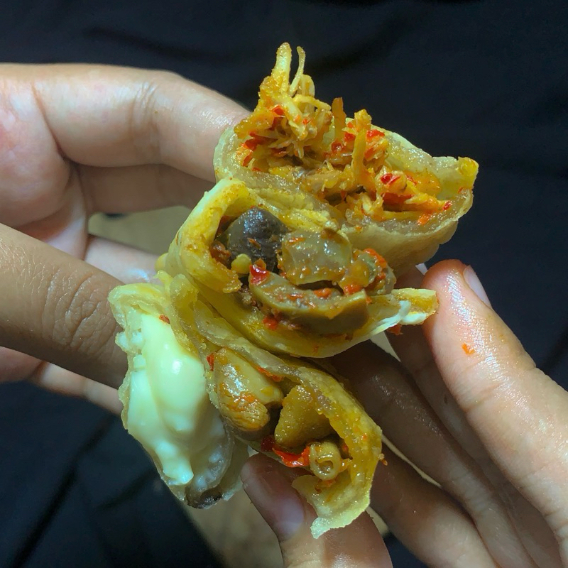 

Cireng isi ayam suwir // Hati ampela // Usus // Keju Lumer