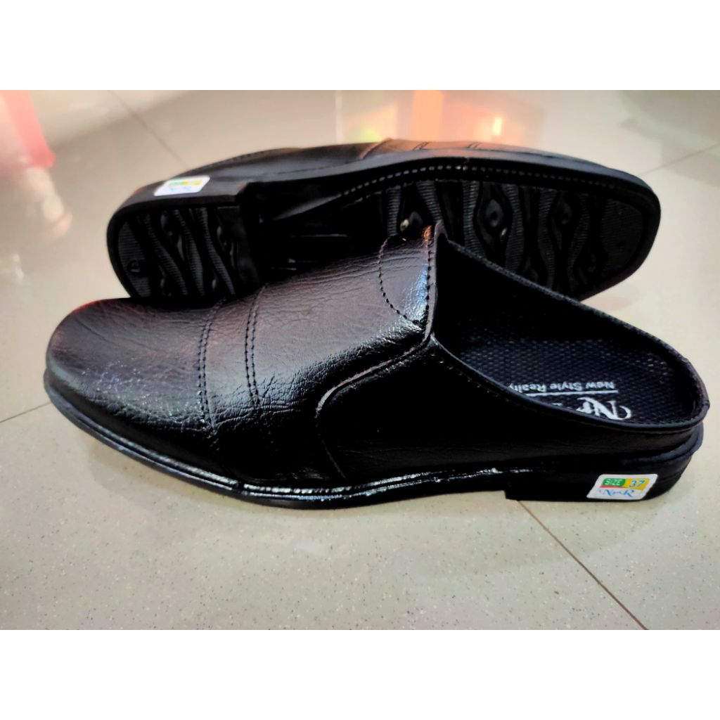 Sepatu sendal selop pantofel kulit pria/Sendal selop Kulit kerja formal santai laki laki slop buston