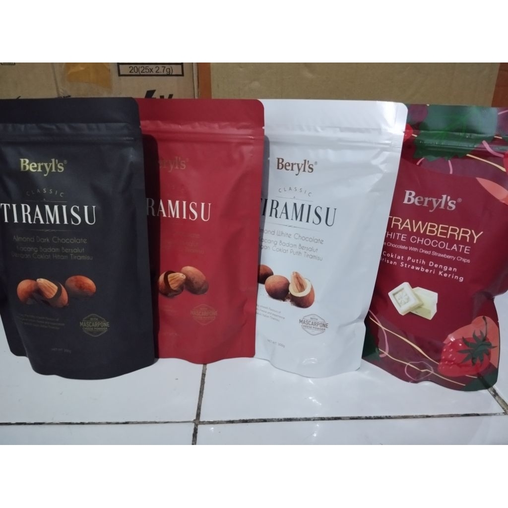 

READY Beryl's tiramisu & strawberry 300g