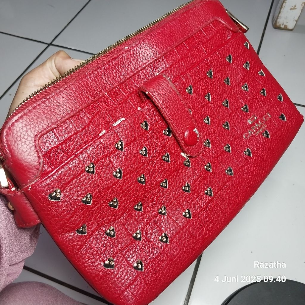 capacci sling bag clutch merah red tanpa tali. hanya clutch. harga 60rb sisa bisa sopay