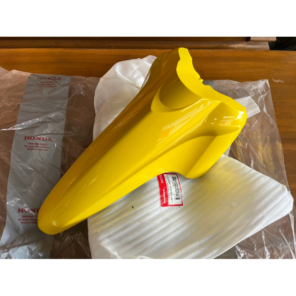 SPAKBOR SLEBOR DEPAN SUPRA X 125 X125 KVL BATMAN KUNING 61100 KVL N00PFY FENDER A FR(PL FL YL) ORIGI