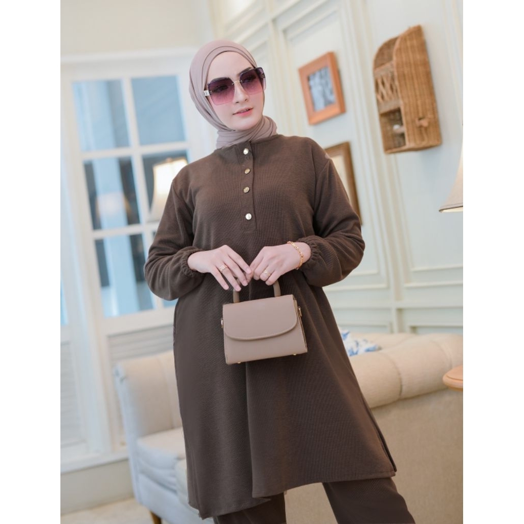 Setelan tunik polos kancing depan Nadia
