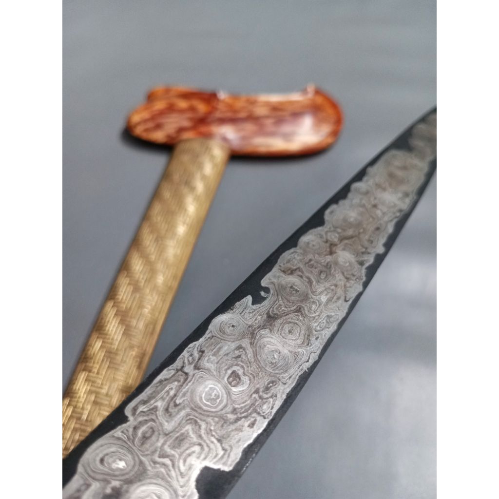 keris kamardikan garap Empu Puryadi Gunungkidul Jogjakarta. dapur tilam upih pamor udan emas mas, wa