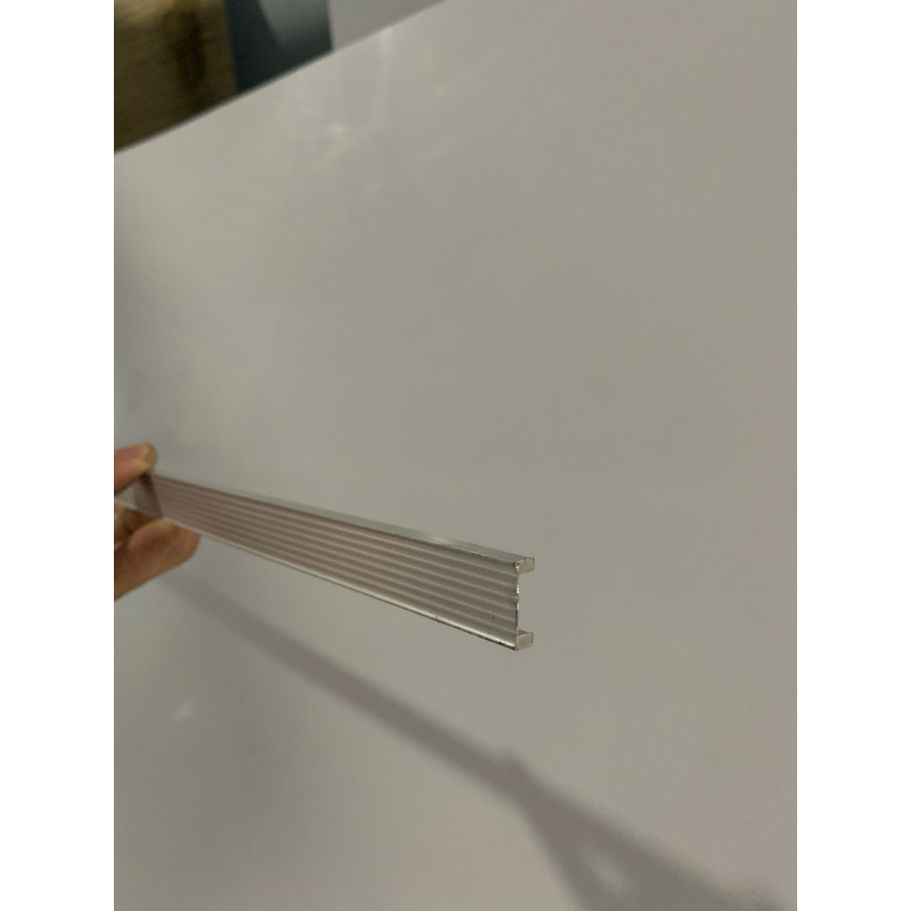 Tokofinaaaa Rel Aluminium U Rel Bawah Etalase Aluminium / Sliding Lemari