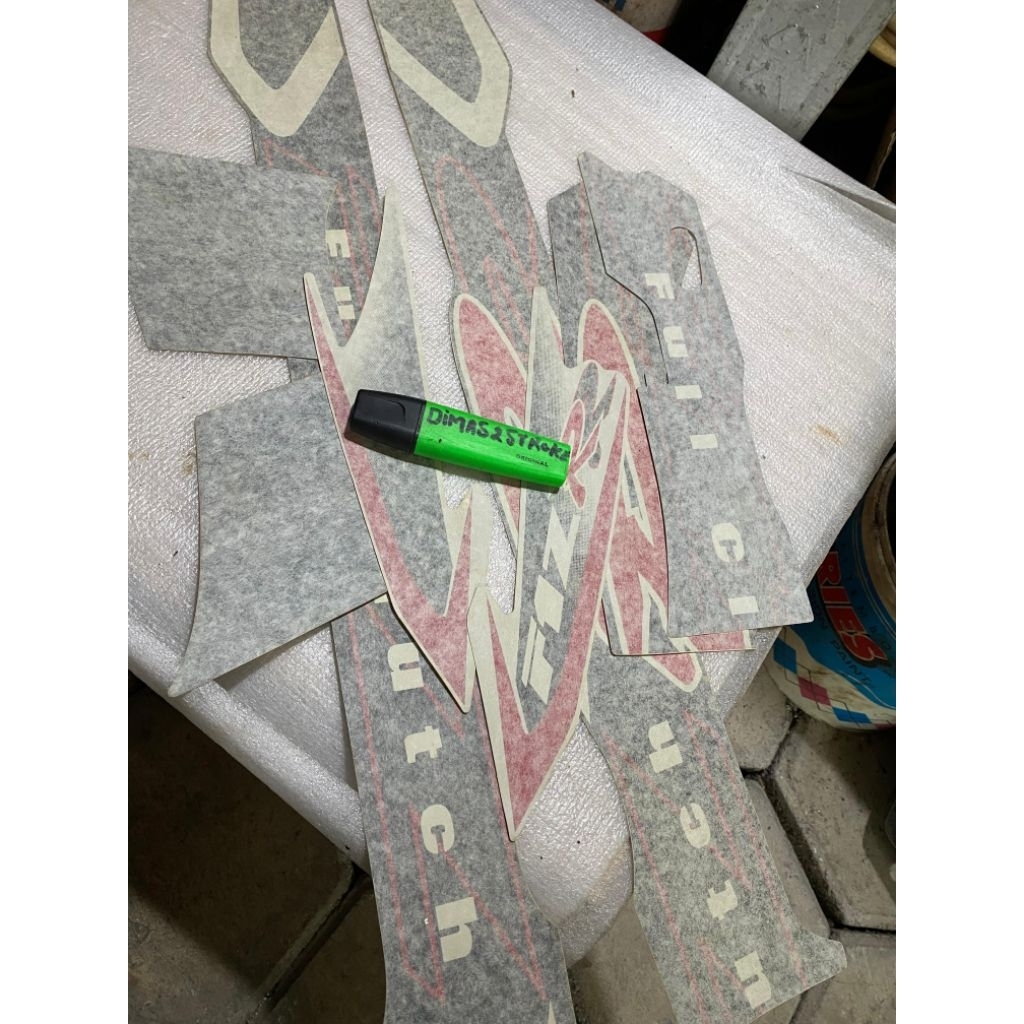 stiker setriping fizr 2001 2002 silver