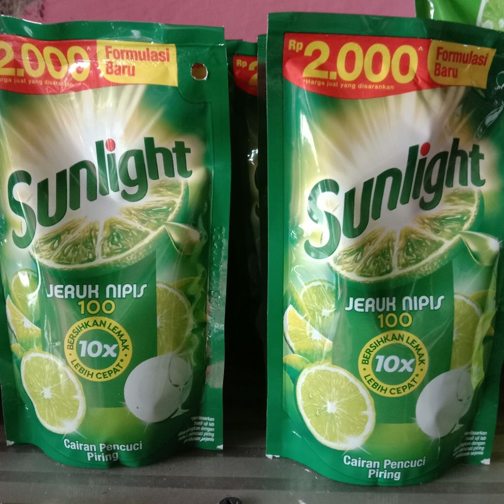SUNLIGHT  SABUN CUCI PIRING 2000