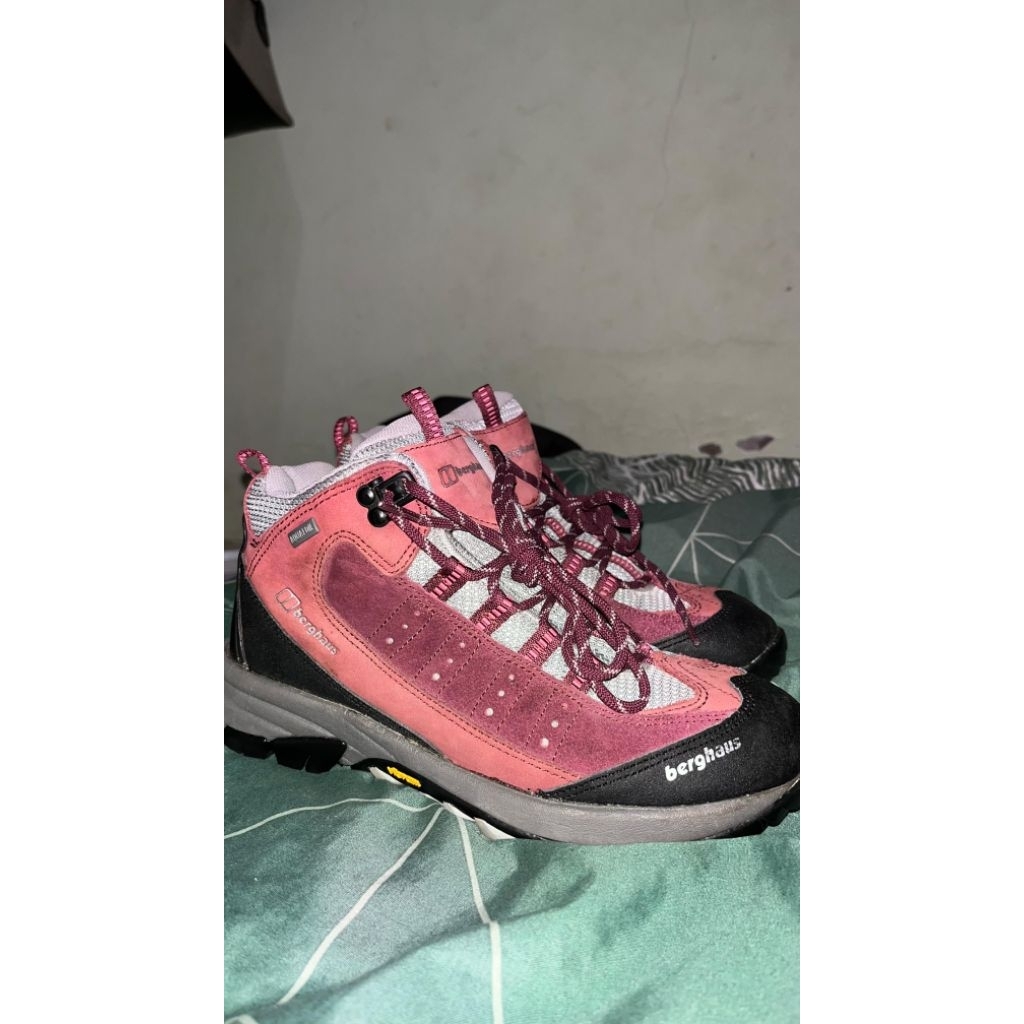 Sepatu Hiking/Gunung/Trail Berghaus size 38