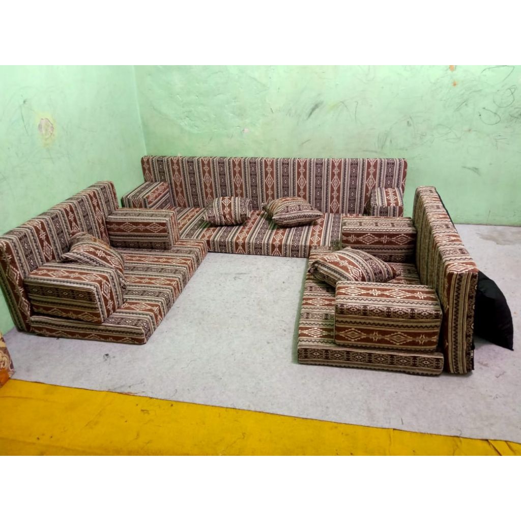 MISNAD ARABIC SOFA