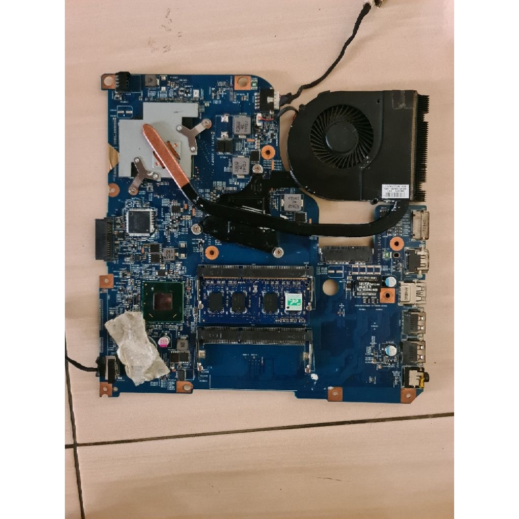 mobo acer aspire v5-471g normal dual vga