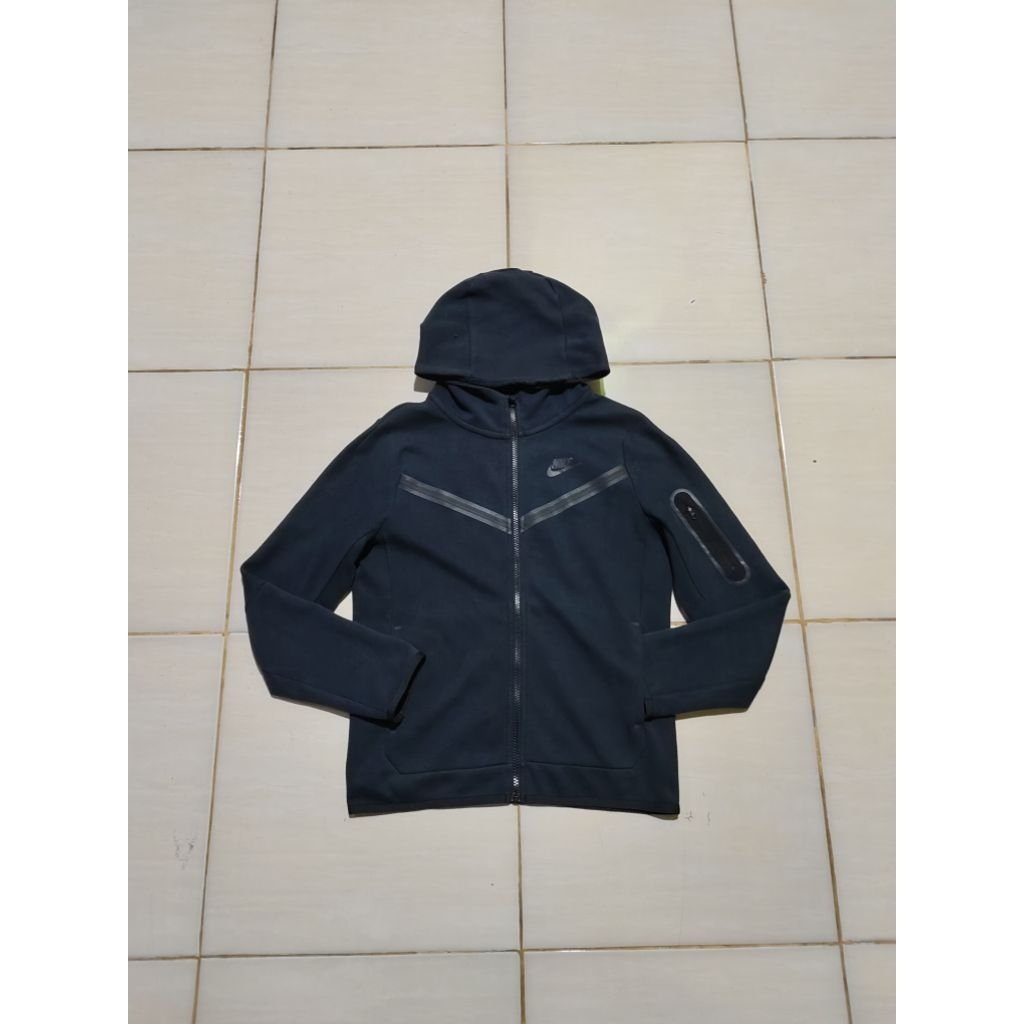 NIKE TECH FLEECE BLACK SZ FIT S