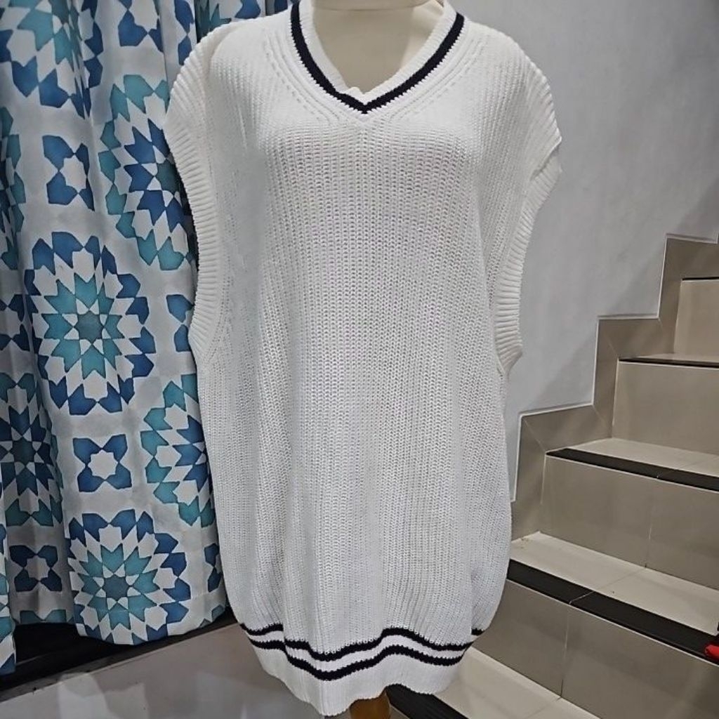 Preloved Outer Knit Putih Pria Uniqlo Like New