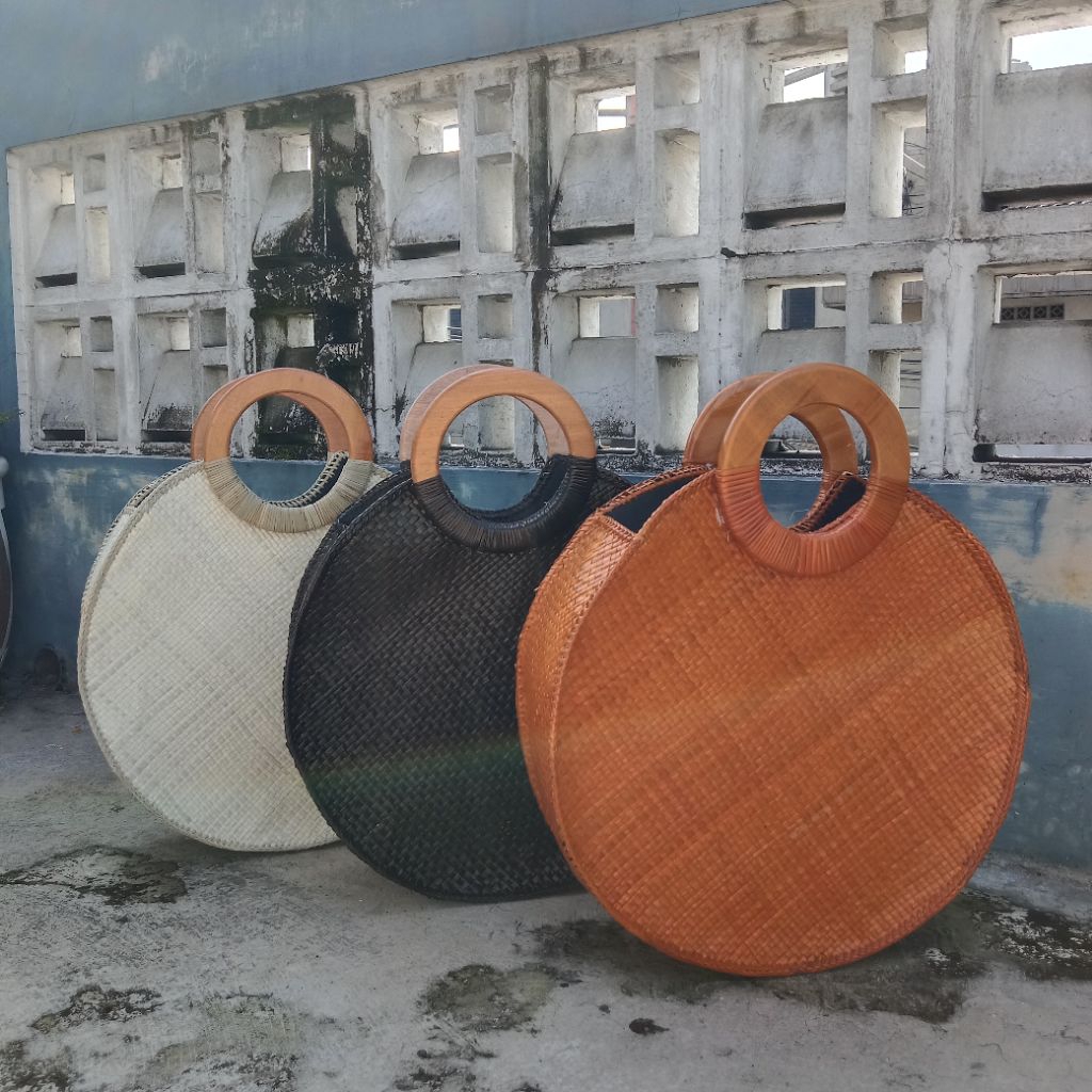 Tas anyaman pandan bulat handle kayu / Tas pandan handle kayu / Tas anyaman pandan / Tas pandan / Ta