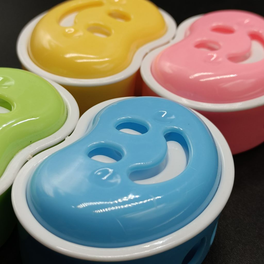 

RAUTAN 2 LUBANG MOTIF SMILE ISI 4PCS