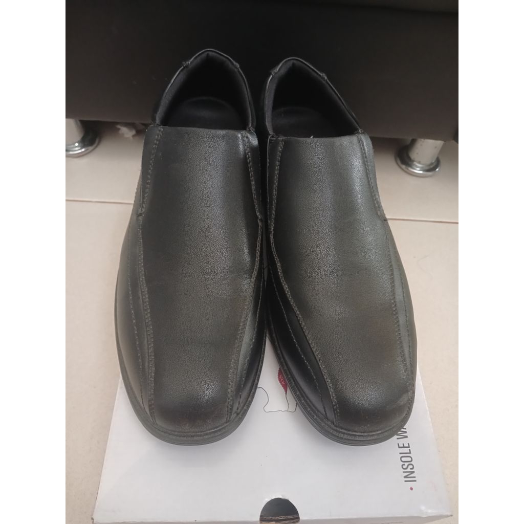 sepatu skechers arch fit ogden kersey black