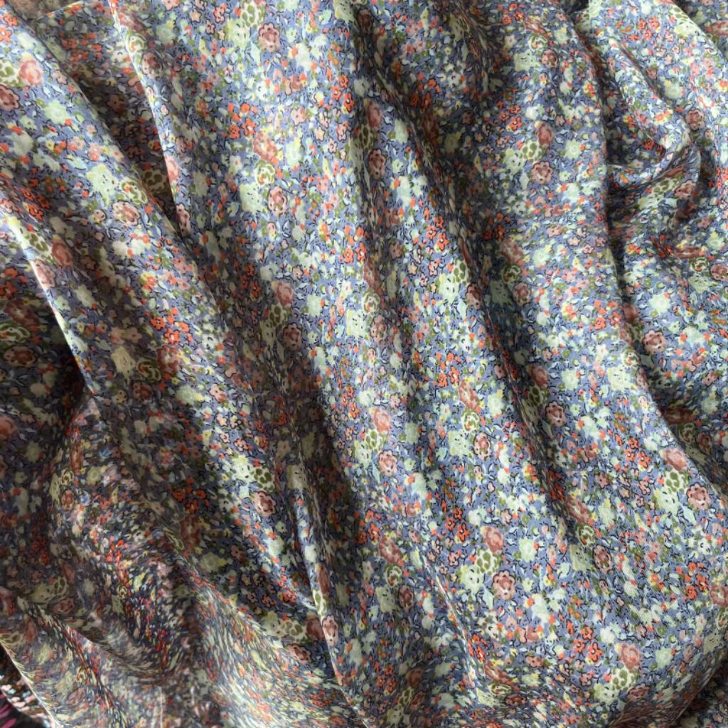 kain sifon sutra motif bunga kecil halus lembut