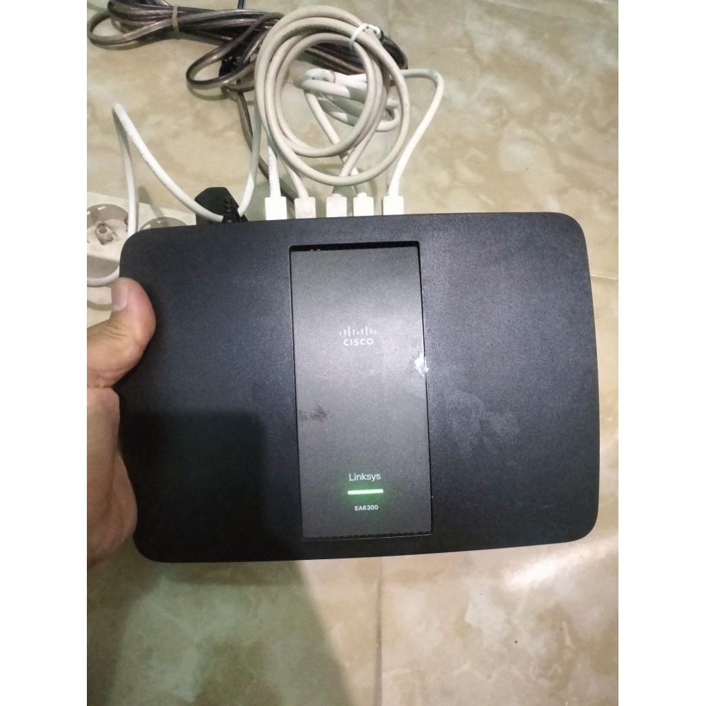 Cisco Linksys EA6300 unit+adaptor