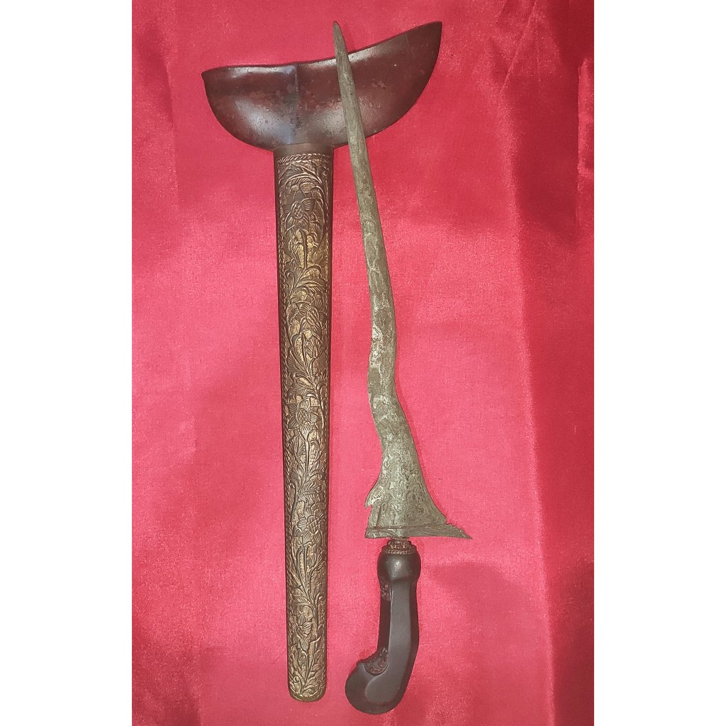 Keris Daphur Jangkung Luk 3 Est. Tangguh Madiun Sepuh