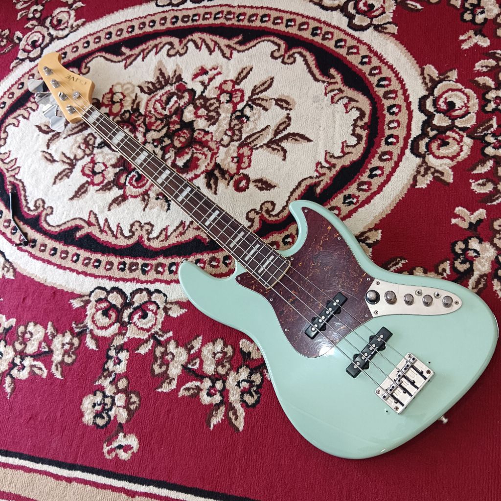 clive jazz bass 4 string aktif