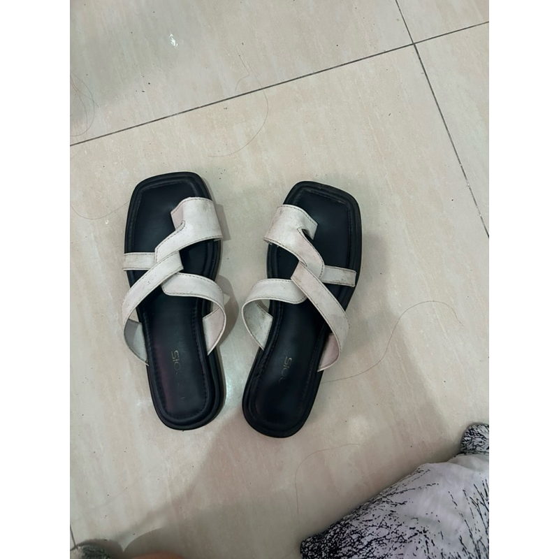 preloved sendal wanita