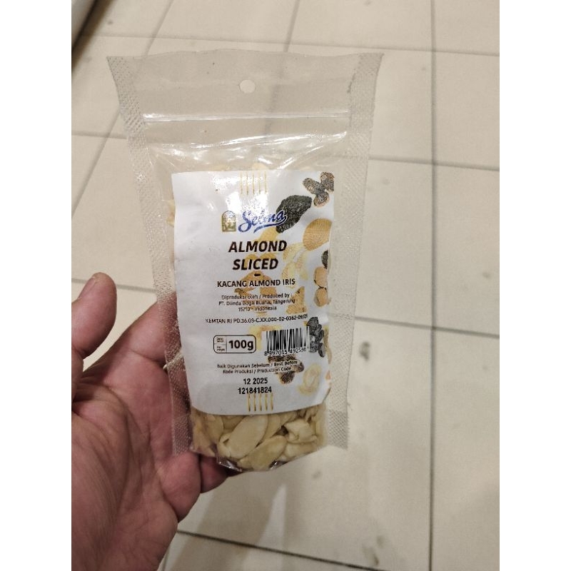 

selma almond sliced 100gr kacang almon iris