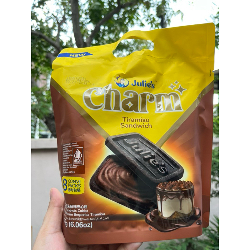 

Julie's Charm Biscuit 172gr