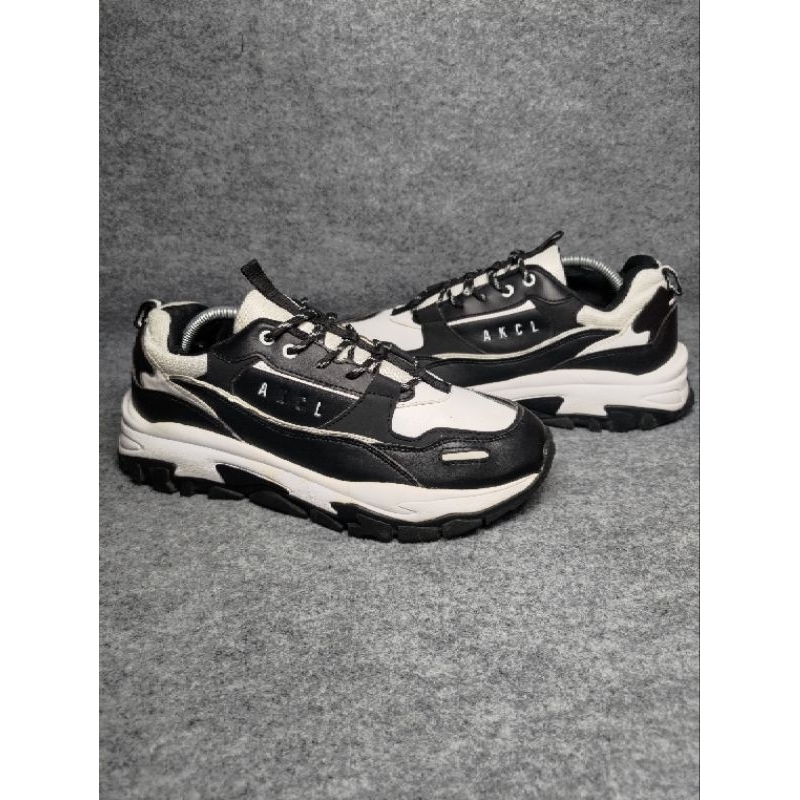 SEPATU CASUAL/ RUNNING AKIII CLASSIC