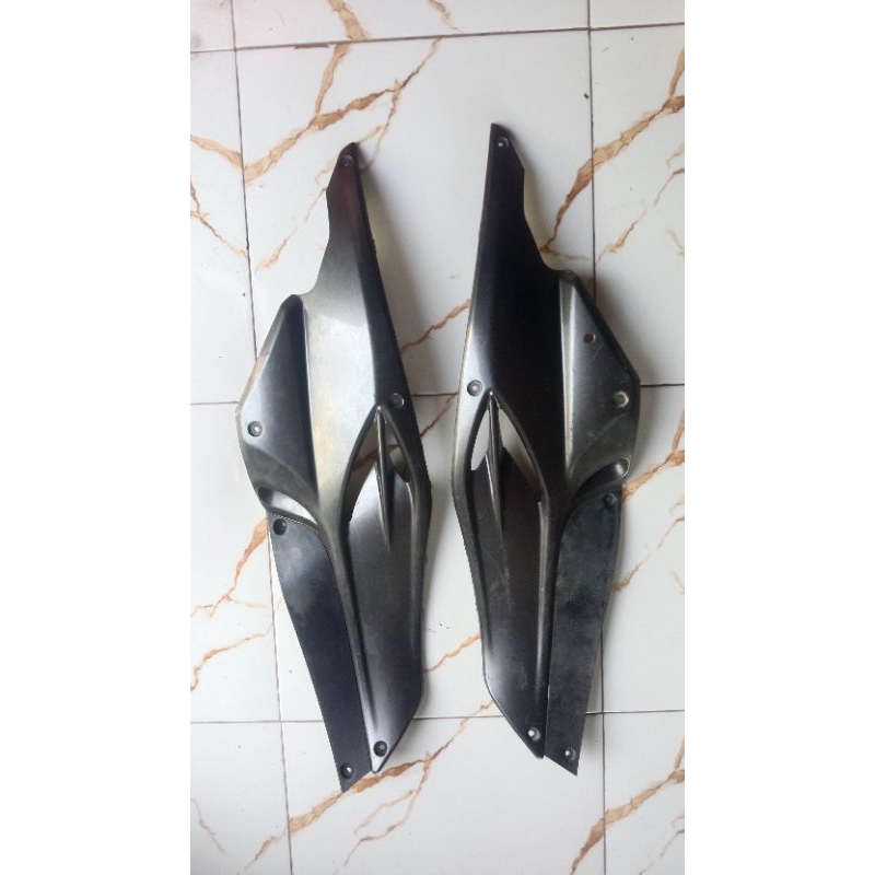 body suzuki skywave sambungan body belakang skywave original