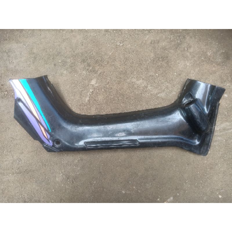 LEGSIELD SAYAP DALAM TEBENG TAMENG PENUTUP RANGKA TENGAH YAMAHA FORCE1 F1 FIZ