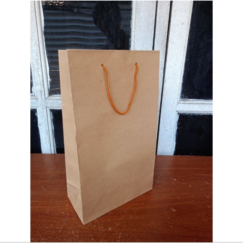 

S (S49) PAPER BAG POLOS WARNA HITAM DAN COKLAT/ PAPERBAG SOUVENIR