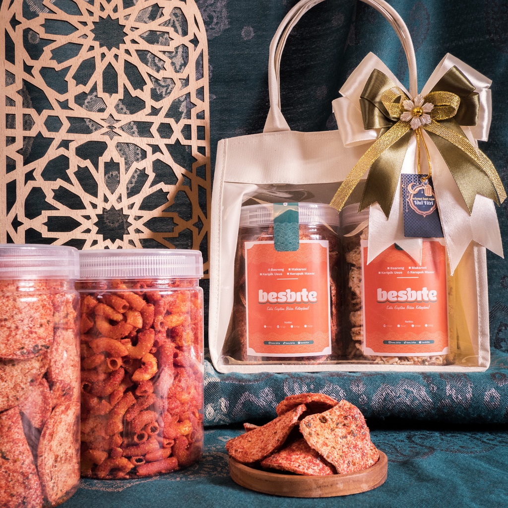 

Hampers Lebaran - Hampers Cemilan - Hampers Basreng